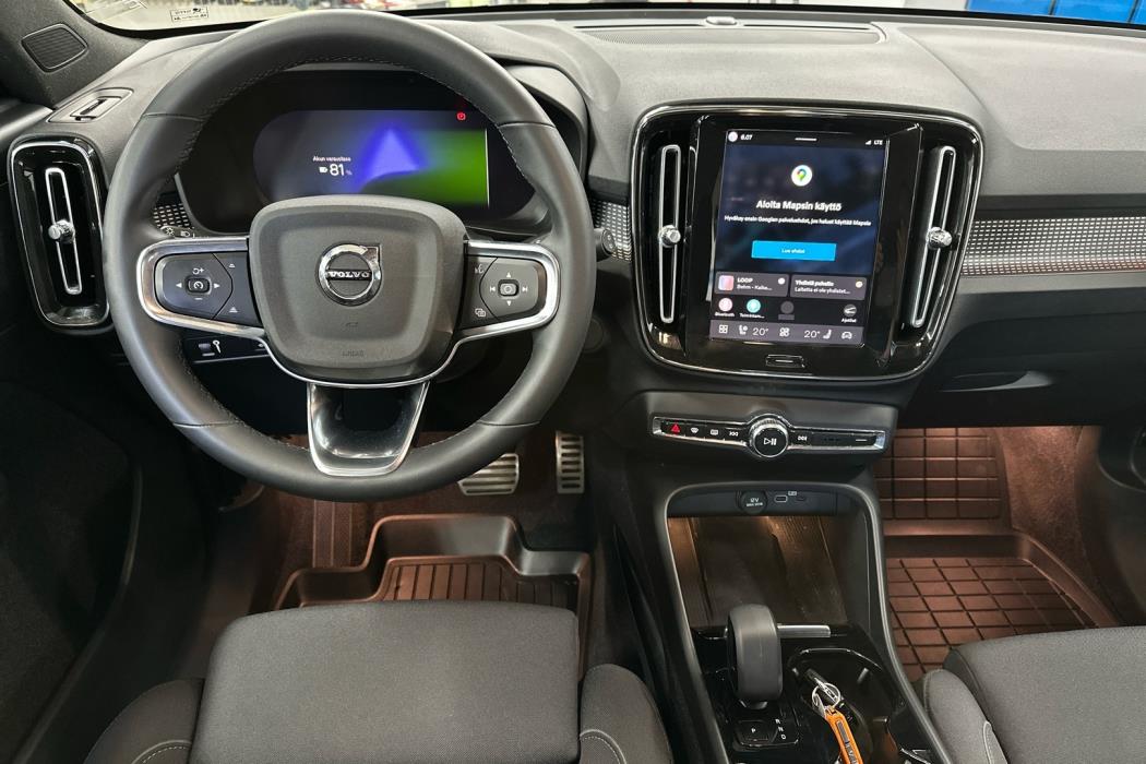VOLVO XC40 2022