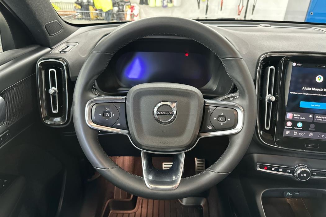 VOLVO XC40 2022