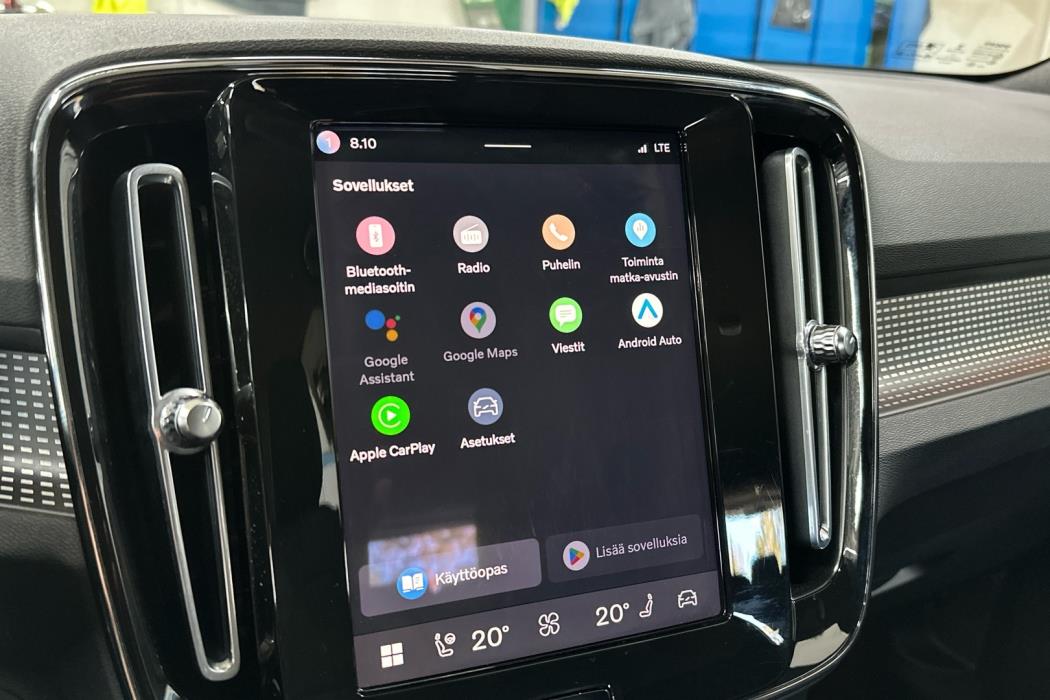 VOLVO XC40 2022