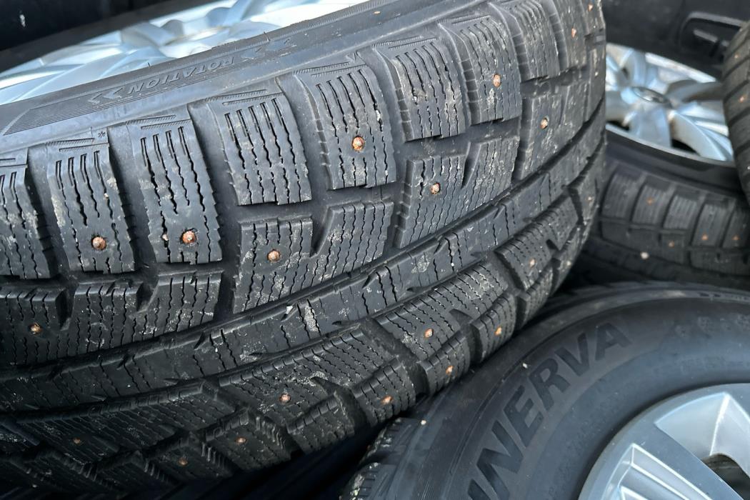 VOLKSWAGEN Amarok 2012