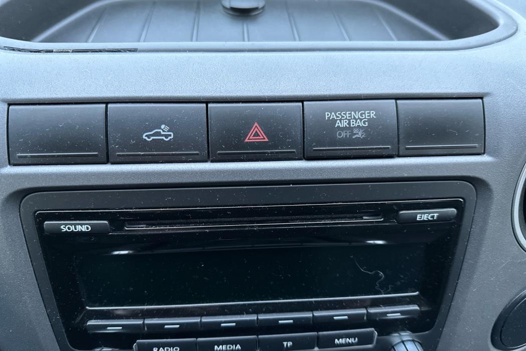 VOLKSWAGEN Amarok 2012