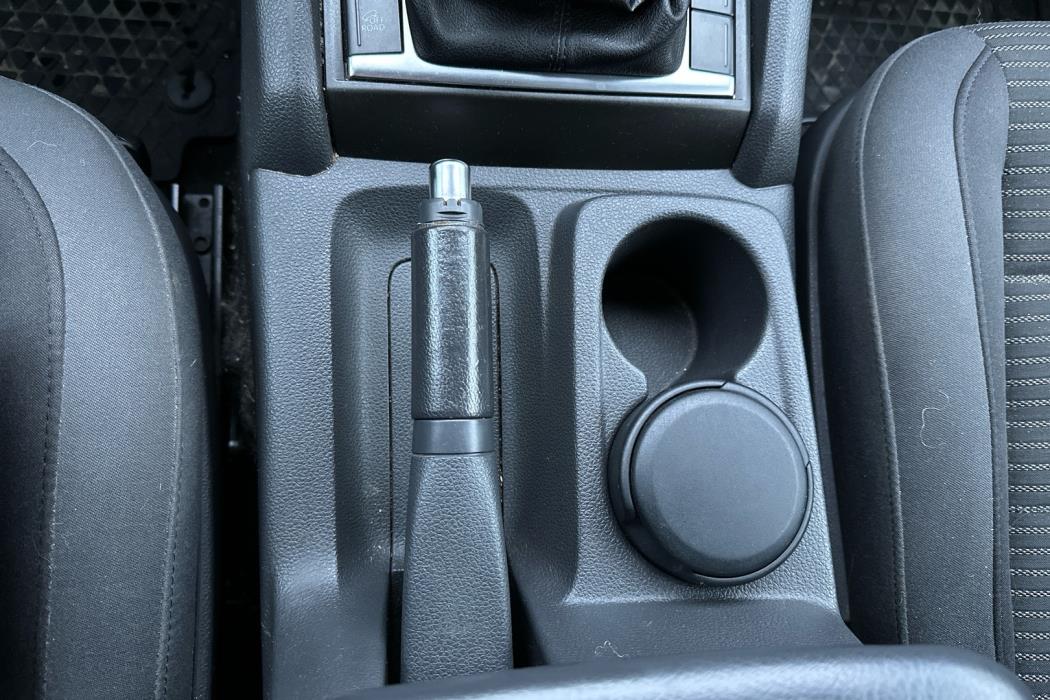 VOLKSWAGEN Amarok 2012