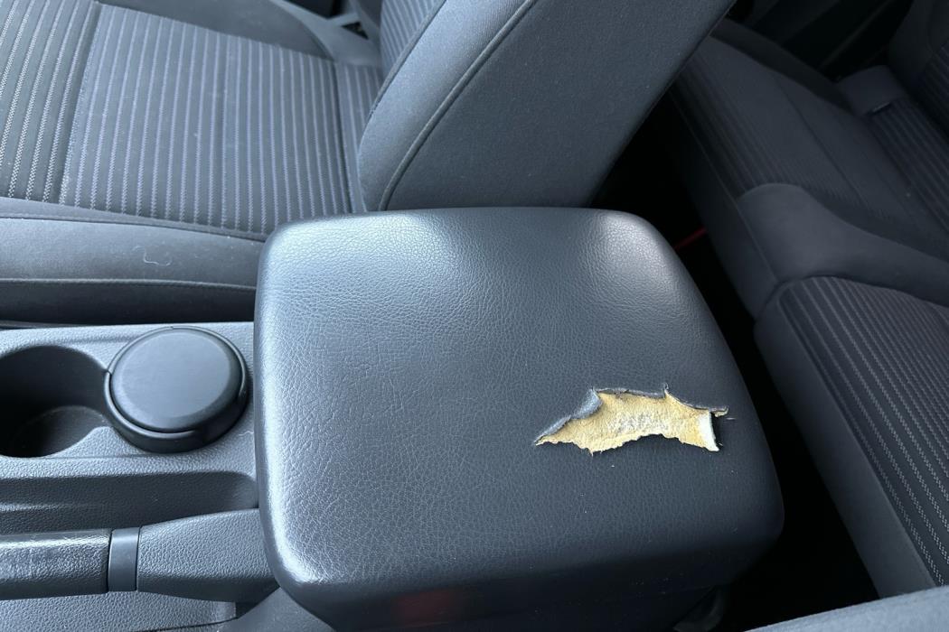 VOLKSWAGEN Amarok 2012