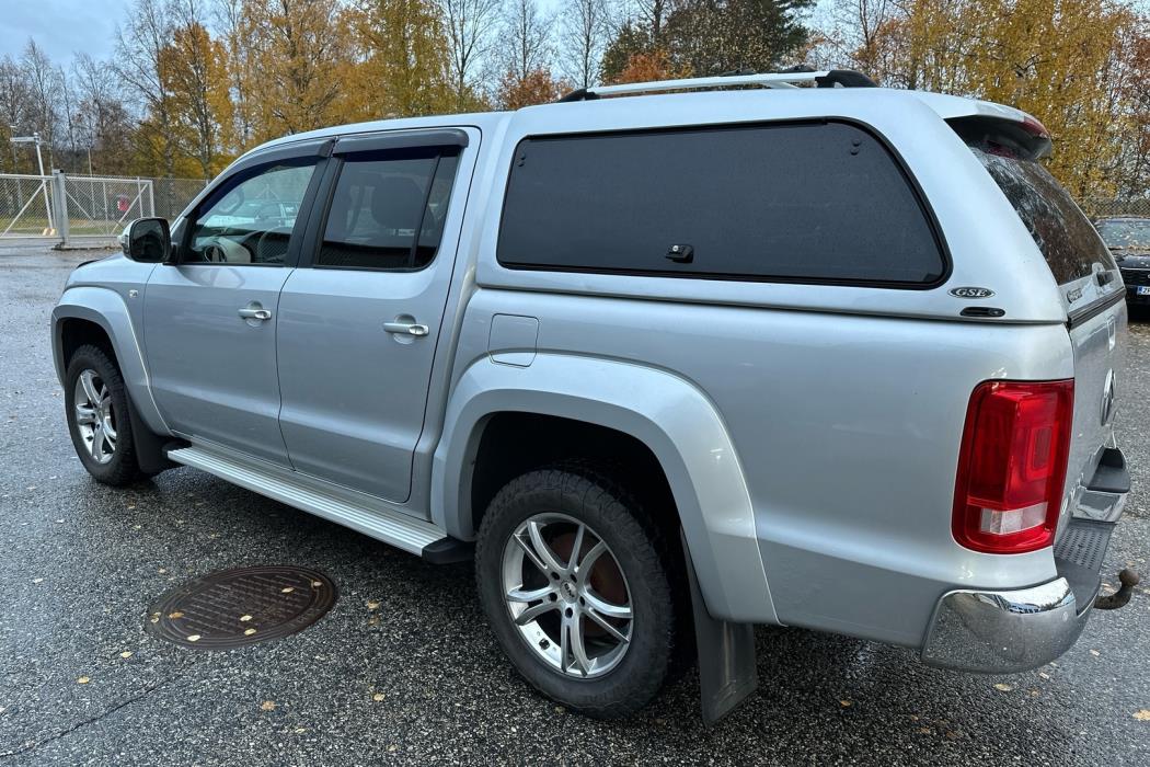 VOLKSWAGEN Amarok 2012