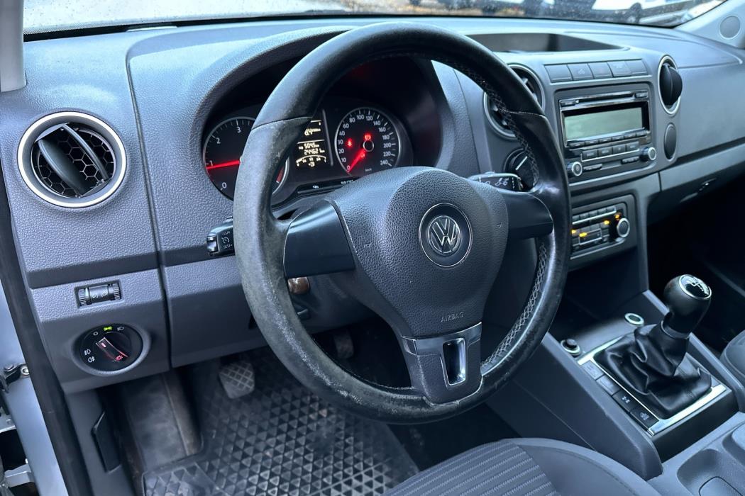 VOLKSWAGEN Amarok 2012