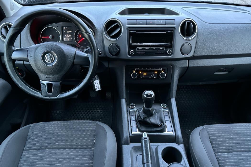 VOLKSWAGEN Amarok 2012