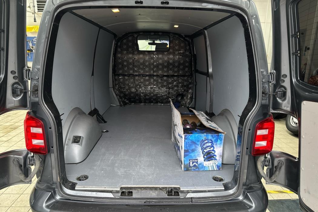 VOLKSWAGEN Transporter 2015