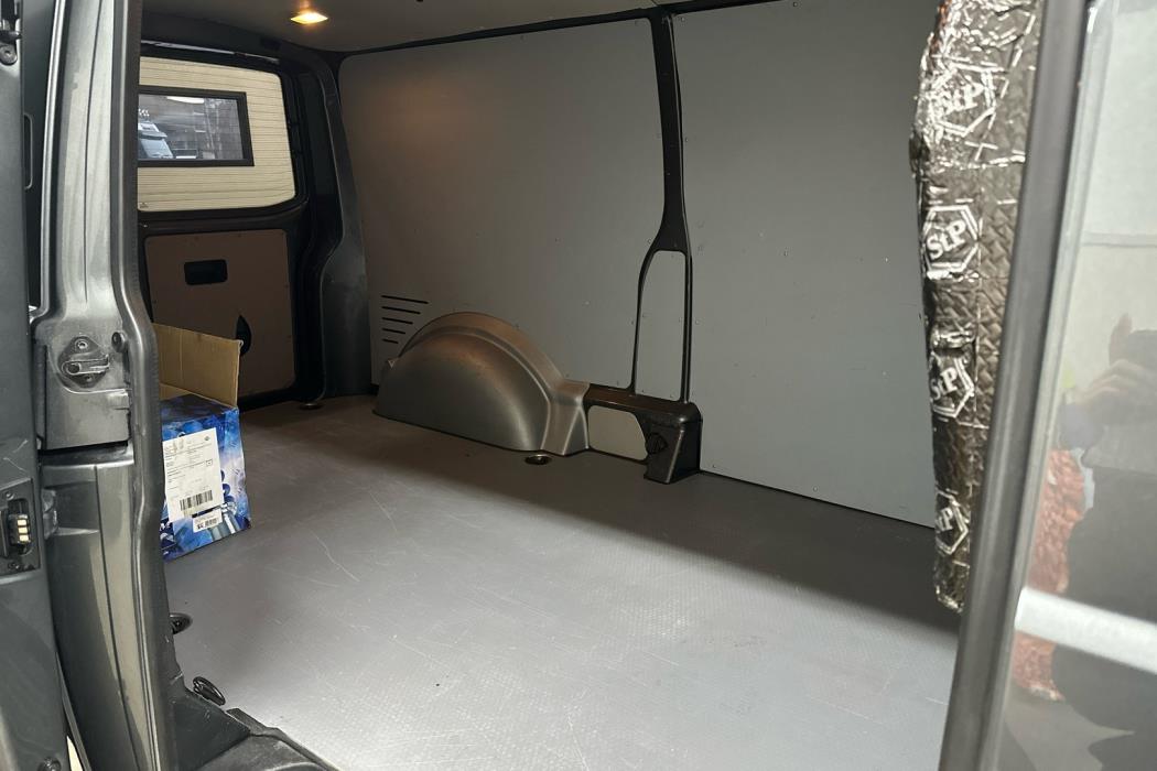 VOLKSWAGEN Transporter 2015