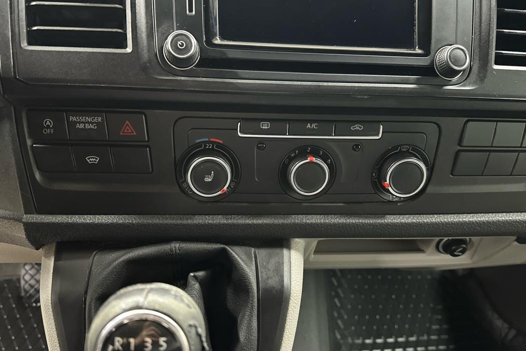 VOLKSWAGEN Transporter 2015