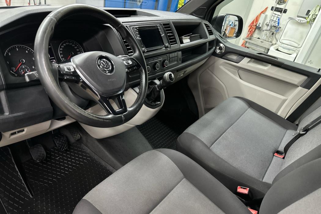 VOLKSWAGEN Transporter 2015