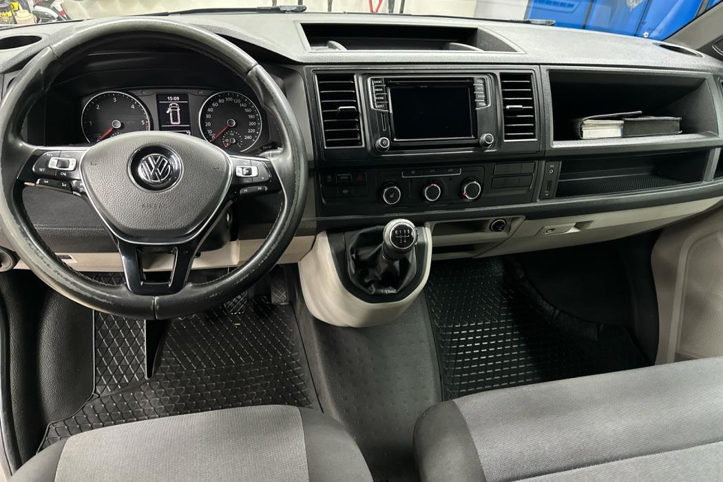 VOLKSWAGEN Transporter 2015