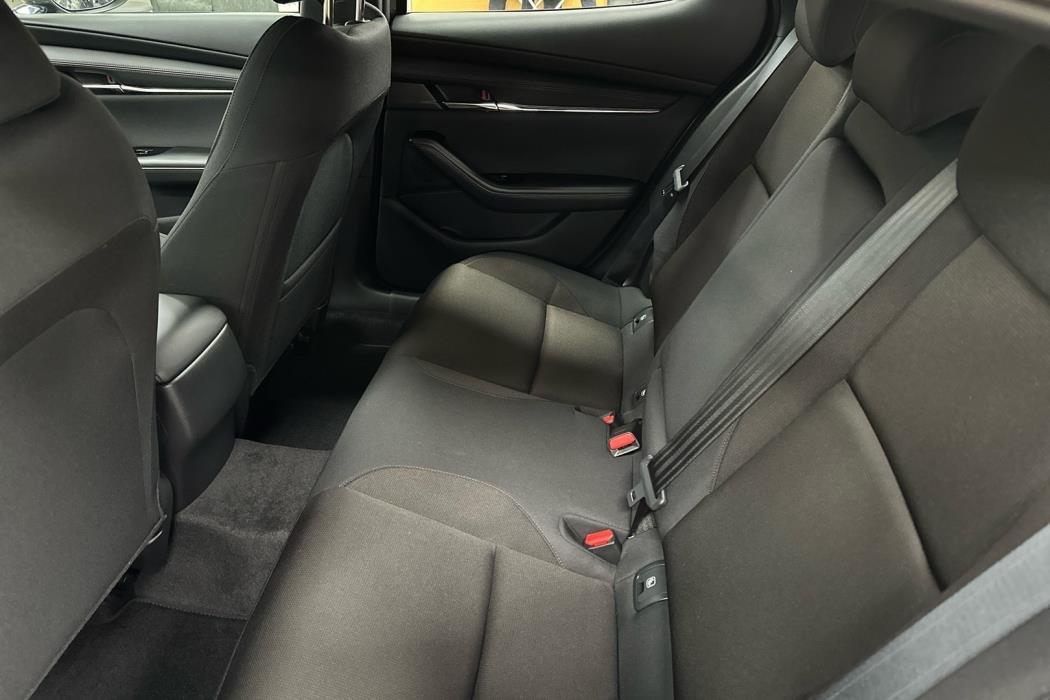 MAZDA Mazda3 2026