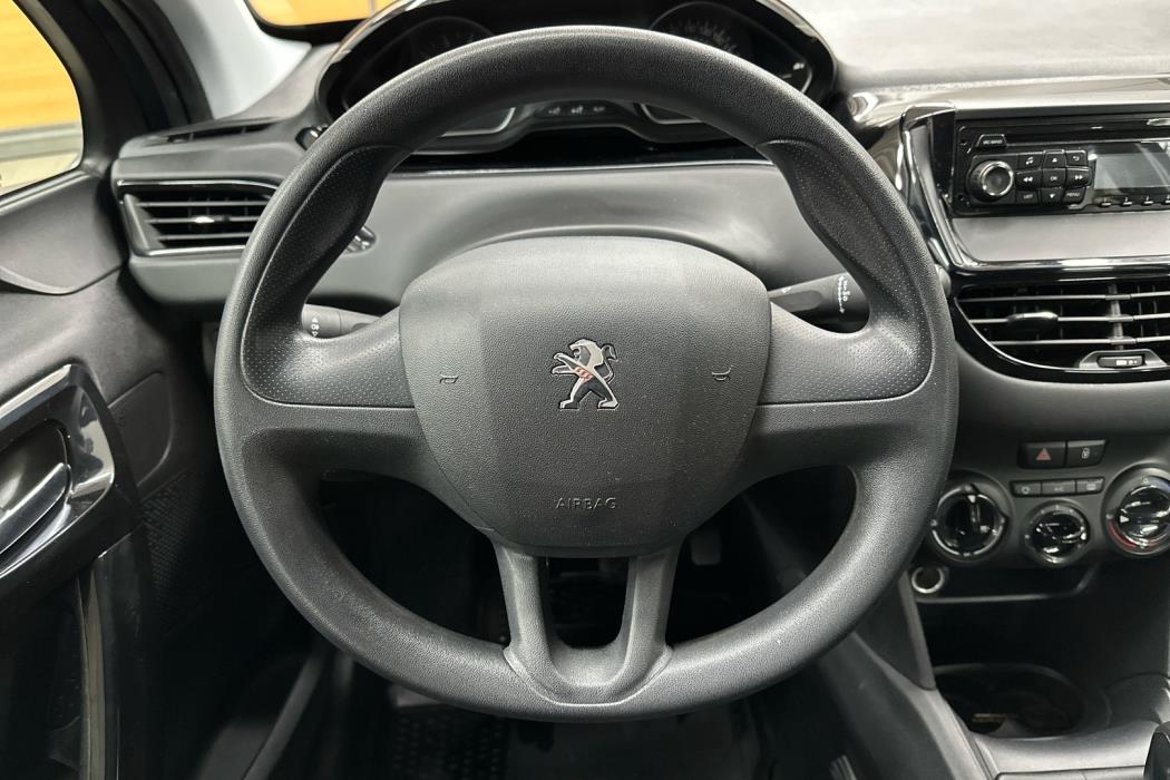 PEUGEOT 208 2017
