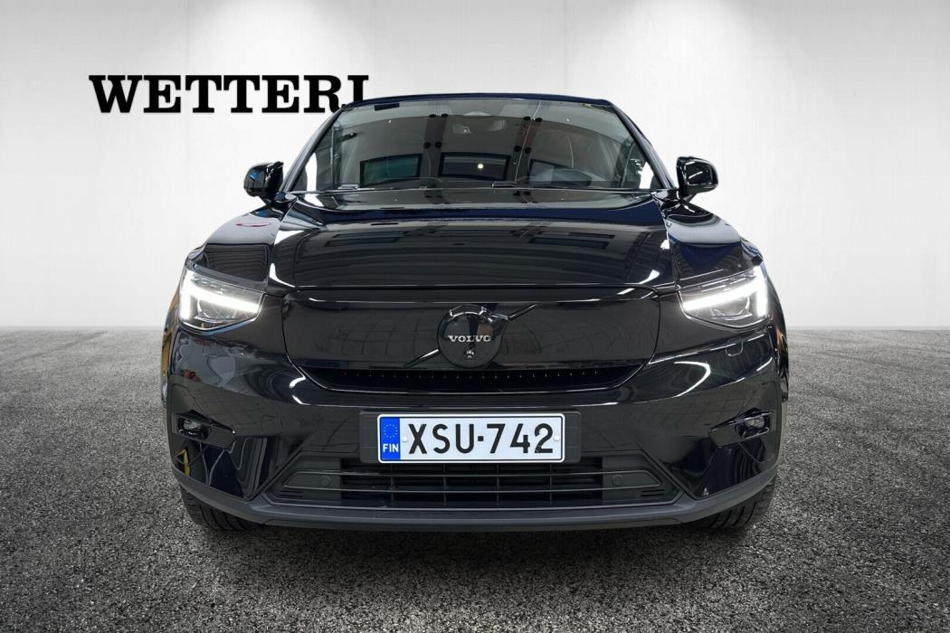 VOLVO EC40 2025