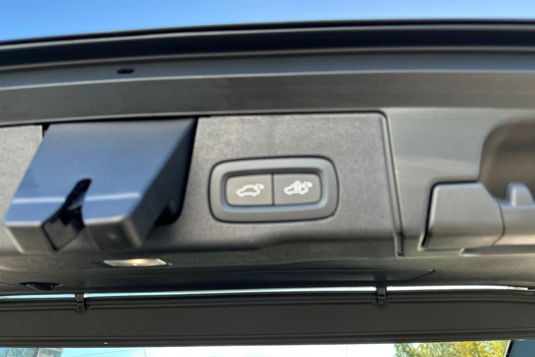VOLVO XC60 2026