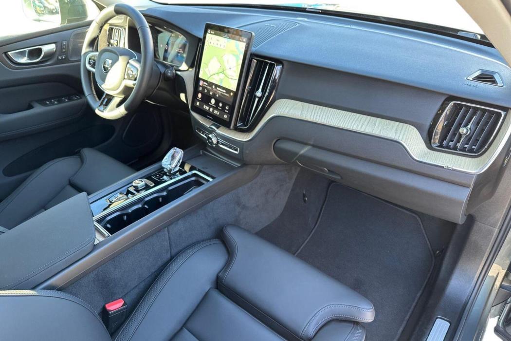 VOLVO XC60 2026