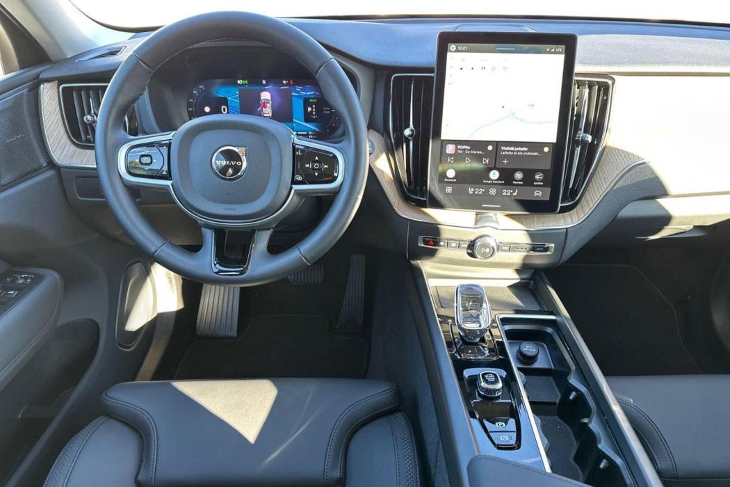 VOLVO XC60 2026