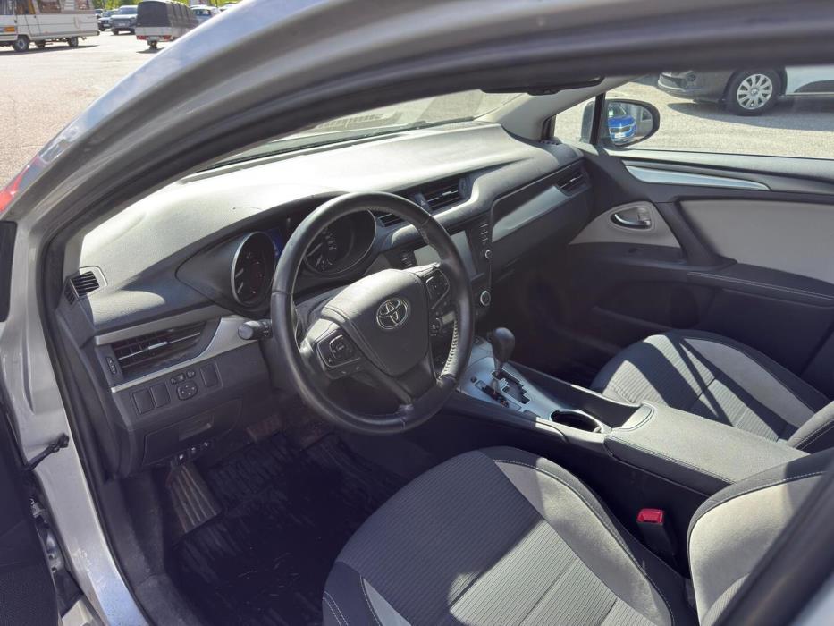 TOYOTA Avensis 2018