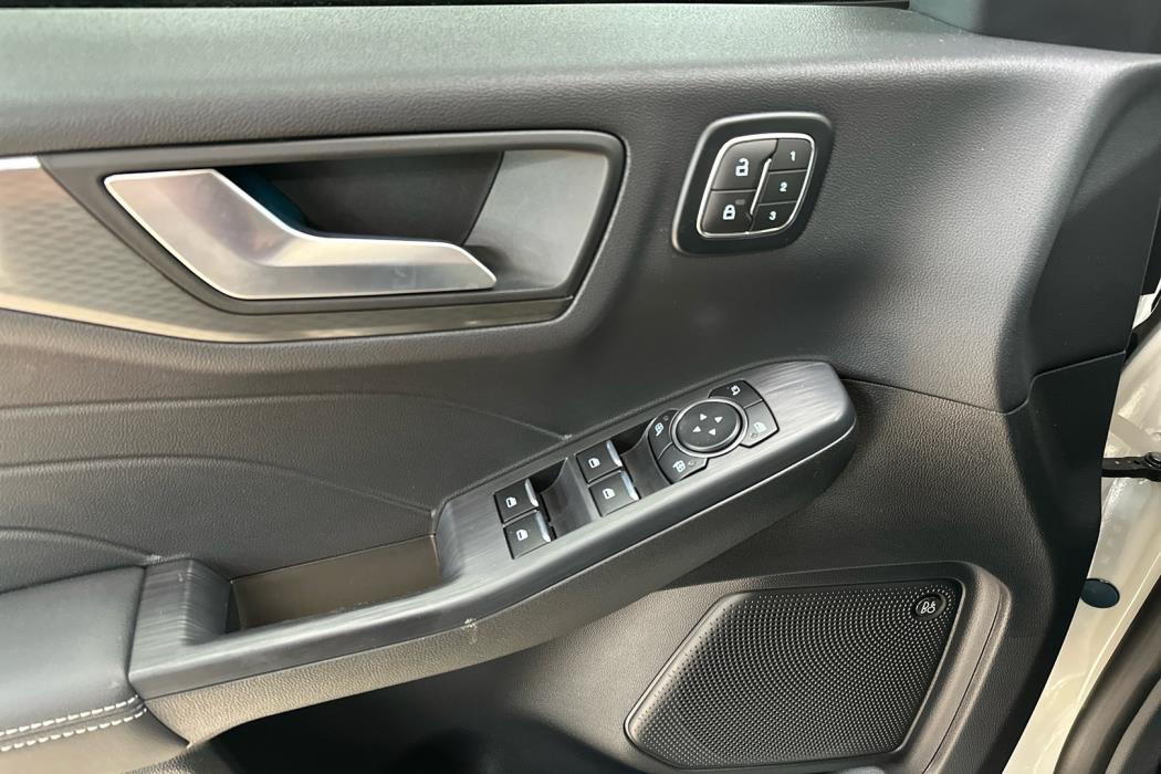 FORD Kuga 2026