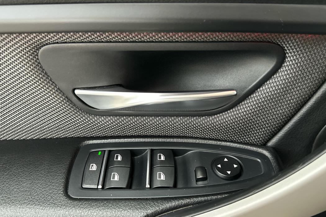 BMW 320 2016