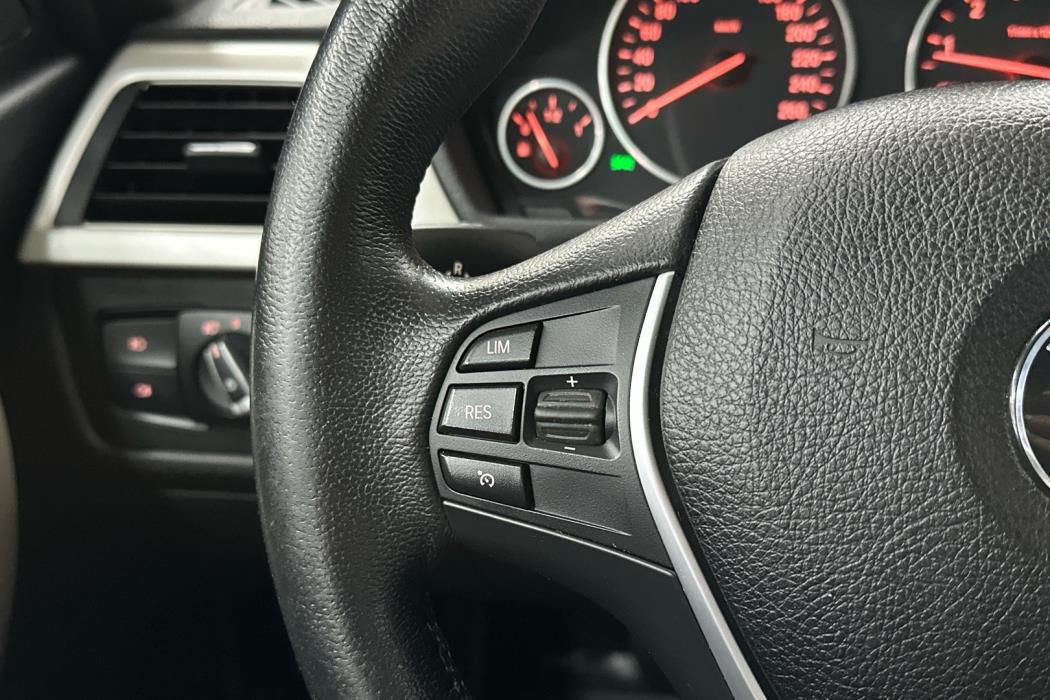 BMW 320 2016