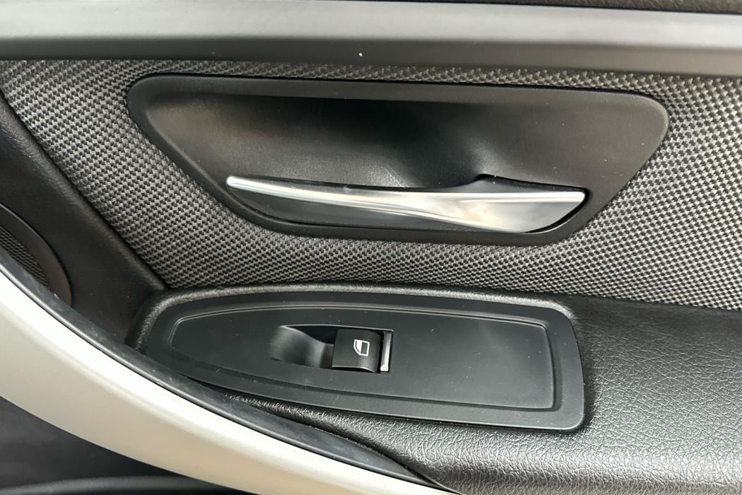 BMW 320 2016
