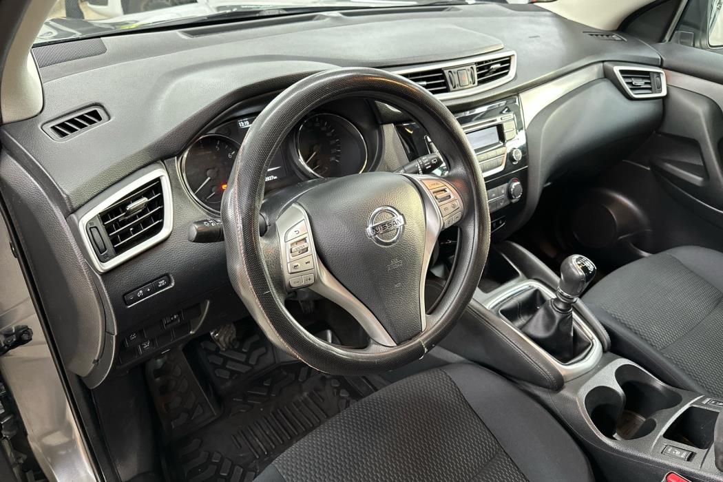 NISSAN Qashqai 2015