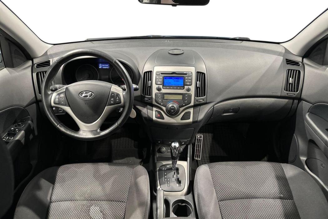 HYUNDAI i30 2011