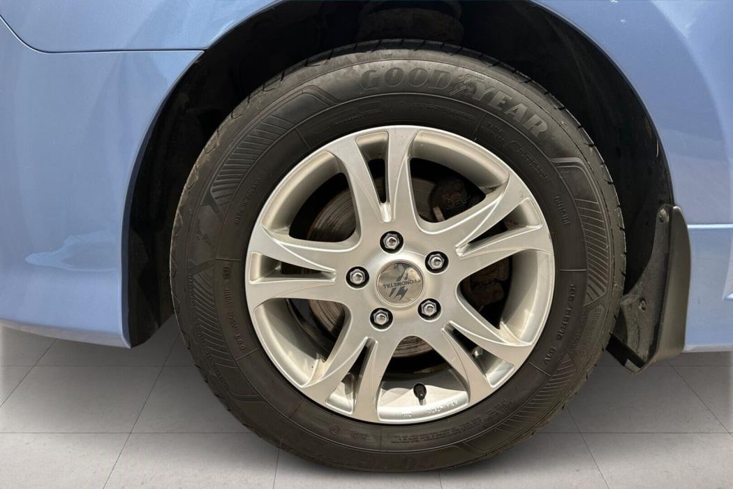 HYUNDAI i30 2011