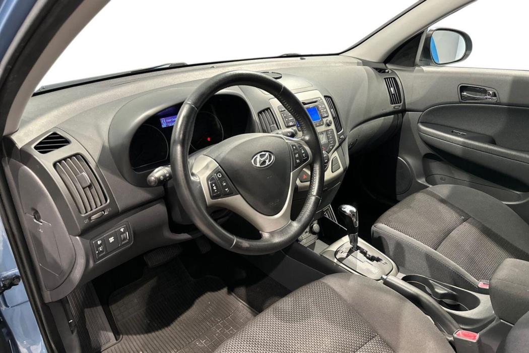 HYUNDAI i30 2011