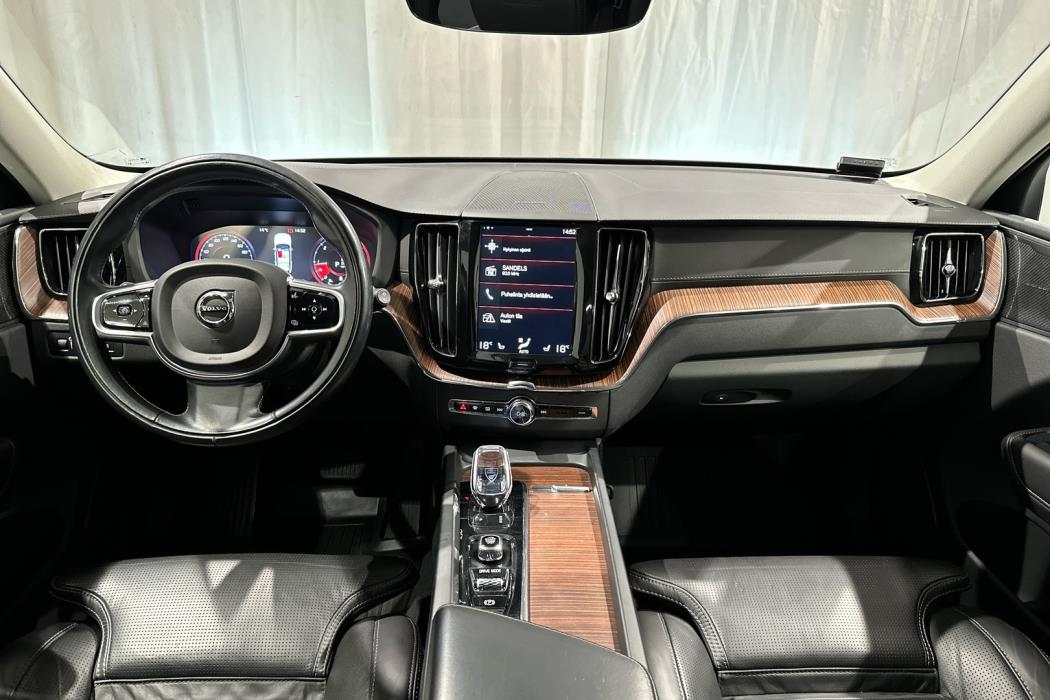 VOLVO XC60 2019