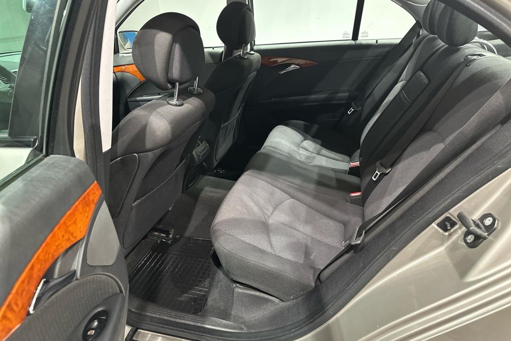 MERCEDES-BENZ E 2009