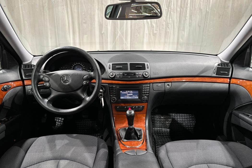 MERCEDES-BENZ E 2009