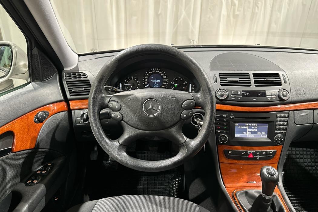 MERCEDES-BENZ E 2009