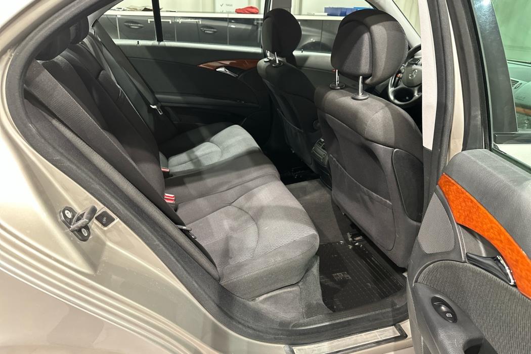 MERCEDES-BENZ E 2009