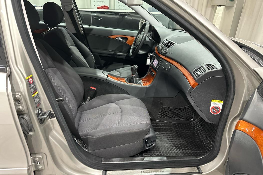 MERCEDES-BENZ E 2009
