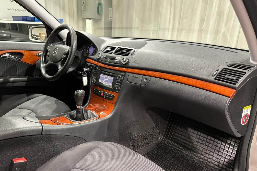 MERCEDES-BENZ E 2009