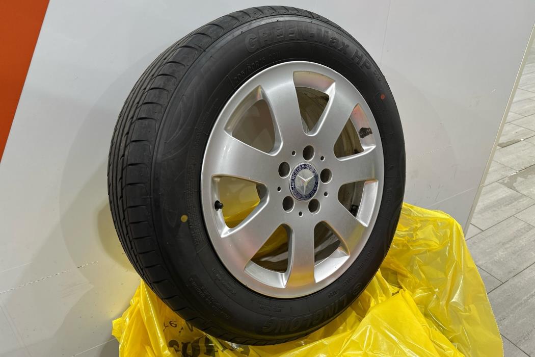 MERCEDES-BENZ E 2009