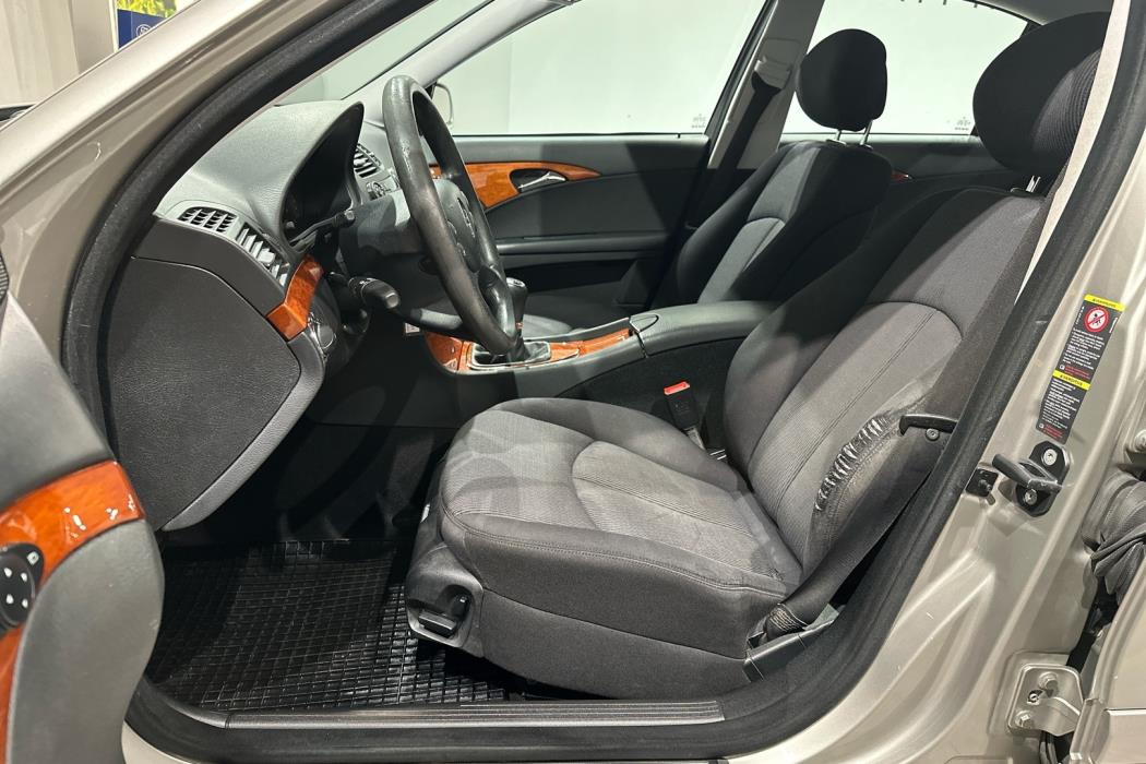 MERCEDES-BENZ E 2009