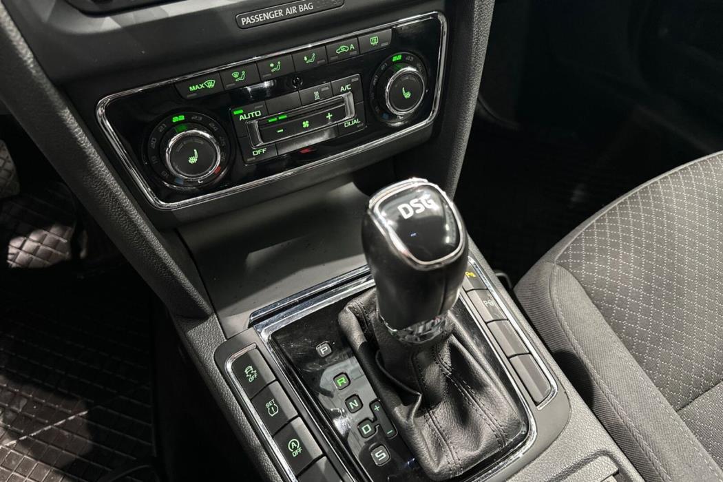 SKODA Superb 2014