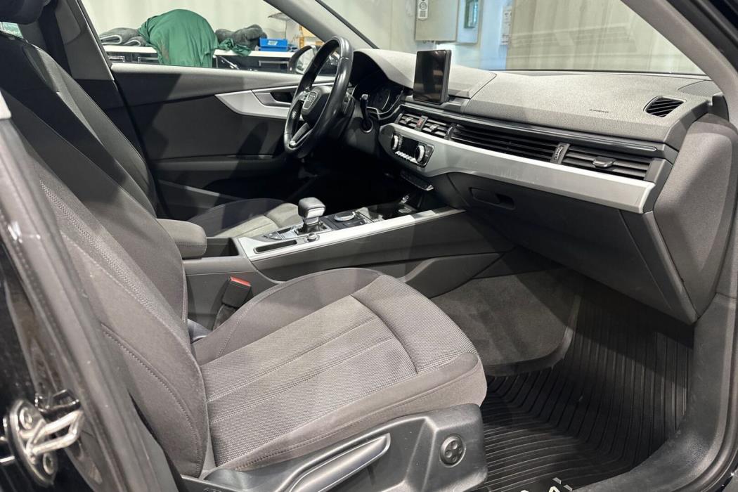 AUDI A4 2017