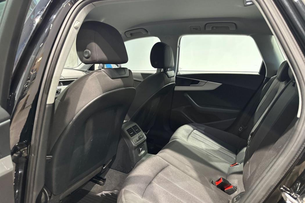 AUDI A4 2017