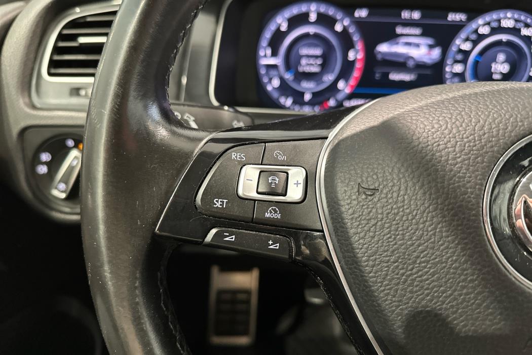 VOLKSWAGEN Golf 2018