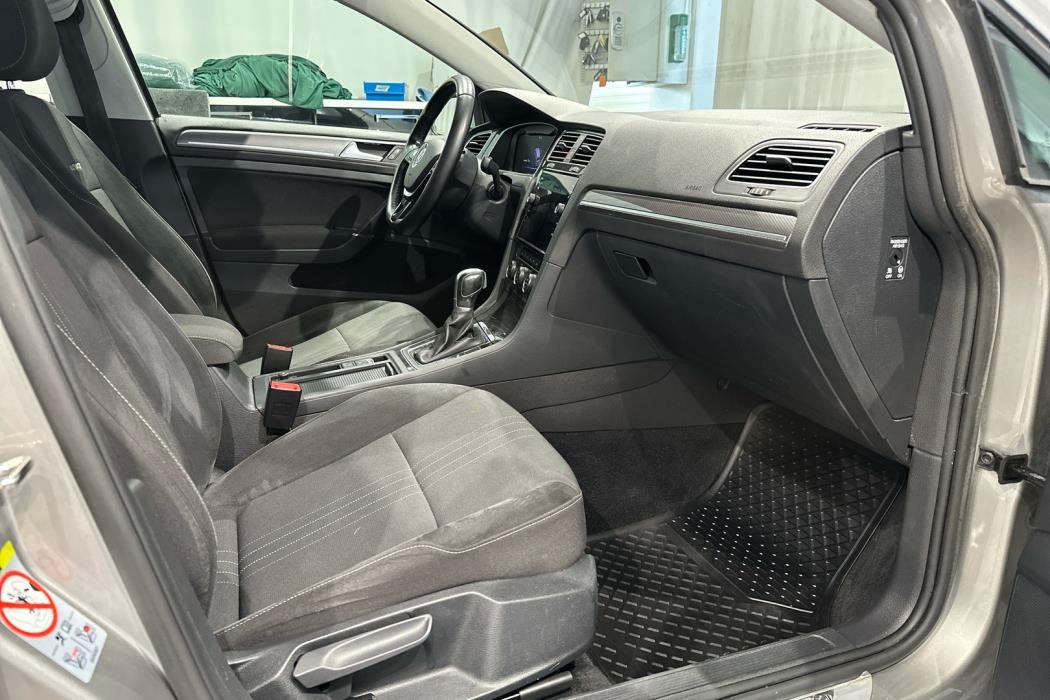 VOLKSWAGEN Golf 2018