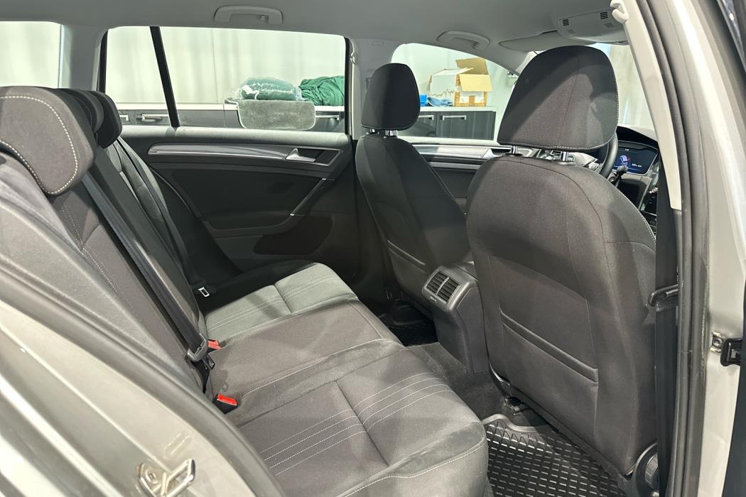 VOLKSWAGEN Golf 2018