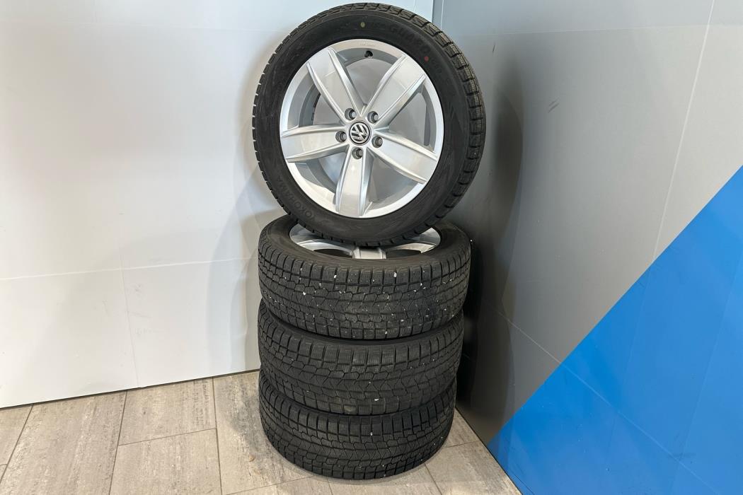 VOLKSWAGEN Golf 2018
