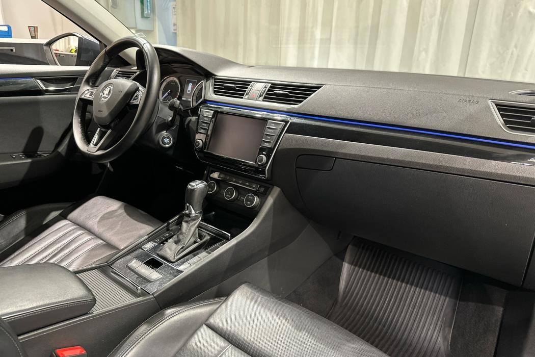 SKODA Superb 2016