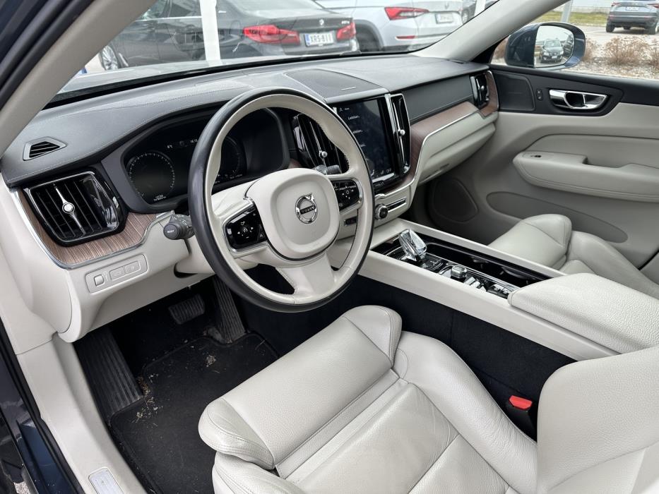 VOLVO XC60 2020