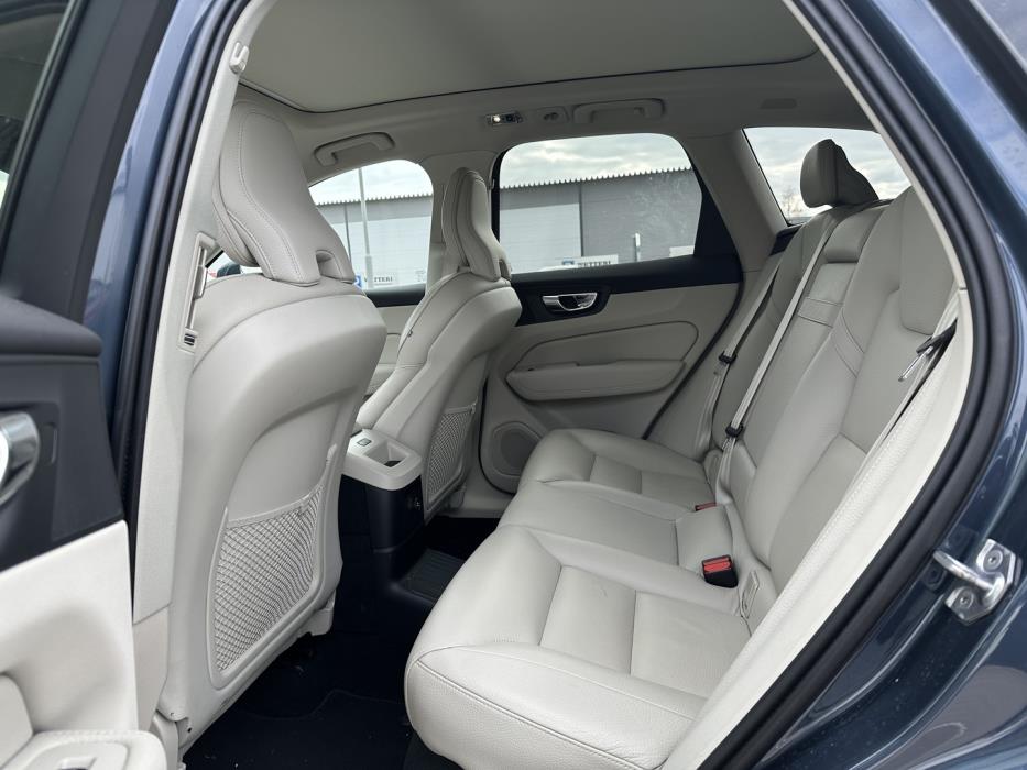 VOLVO XC60 2020