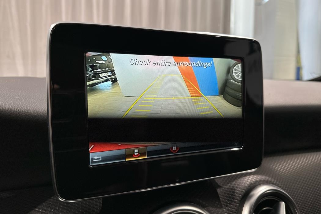 MERCEDES-BENZ A 2016